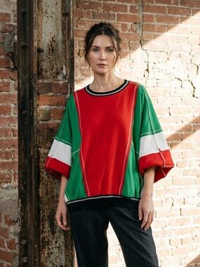 BiBi BNWT Oversized Colorblock Batwing Sleeve Distressed Raw Hem Boho Sweatshirt